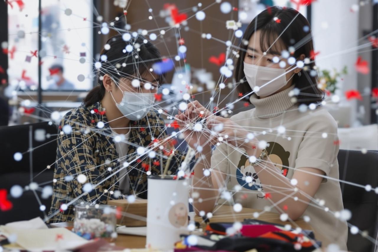 某综艺常驻嘉宾的背景调查:他的人脉圈究竟有多强大